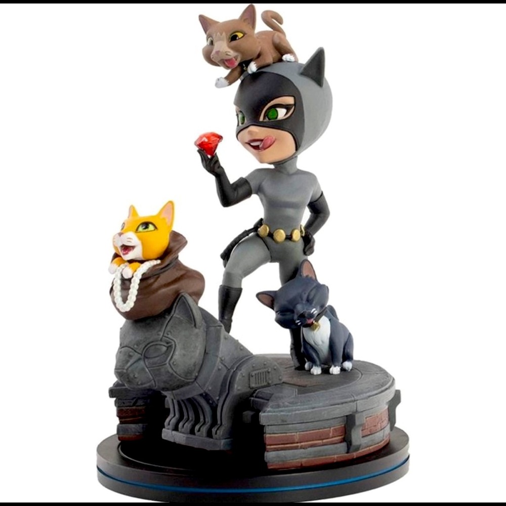 NEW DC Comics Catwoman Mini Fgurine